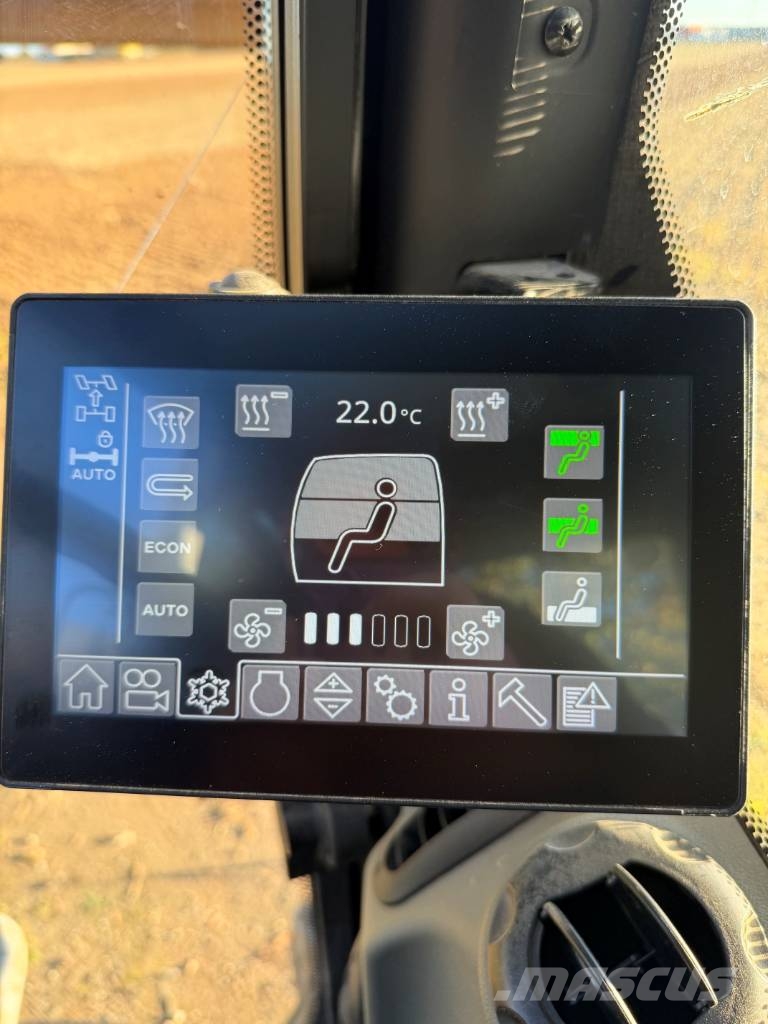 Liebherr 914 Compact Litronic 1er Main حفارات بعجل