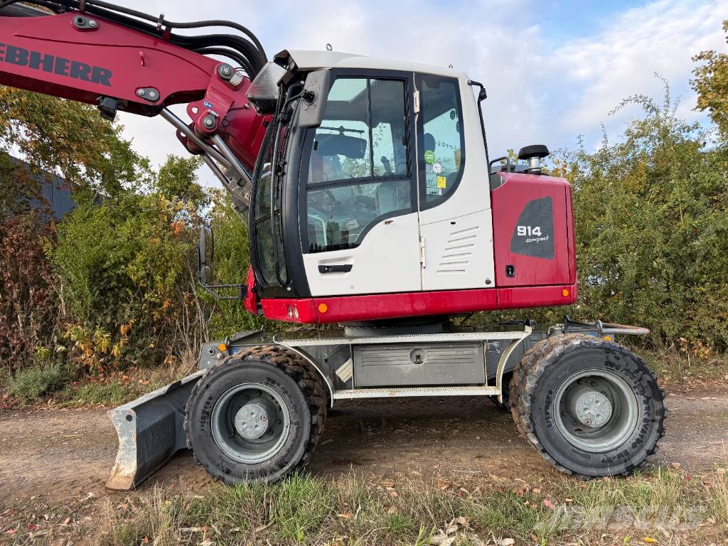 Liebherr 914 Compact Litronic 1er Main حفارات بعجل