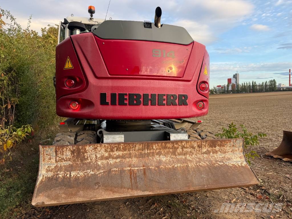 Liebherr 914 Compact Litronic 1er Main حفارات بعجل