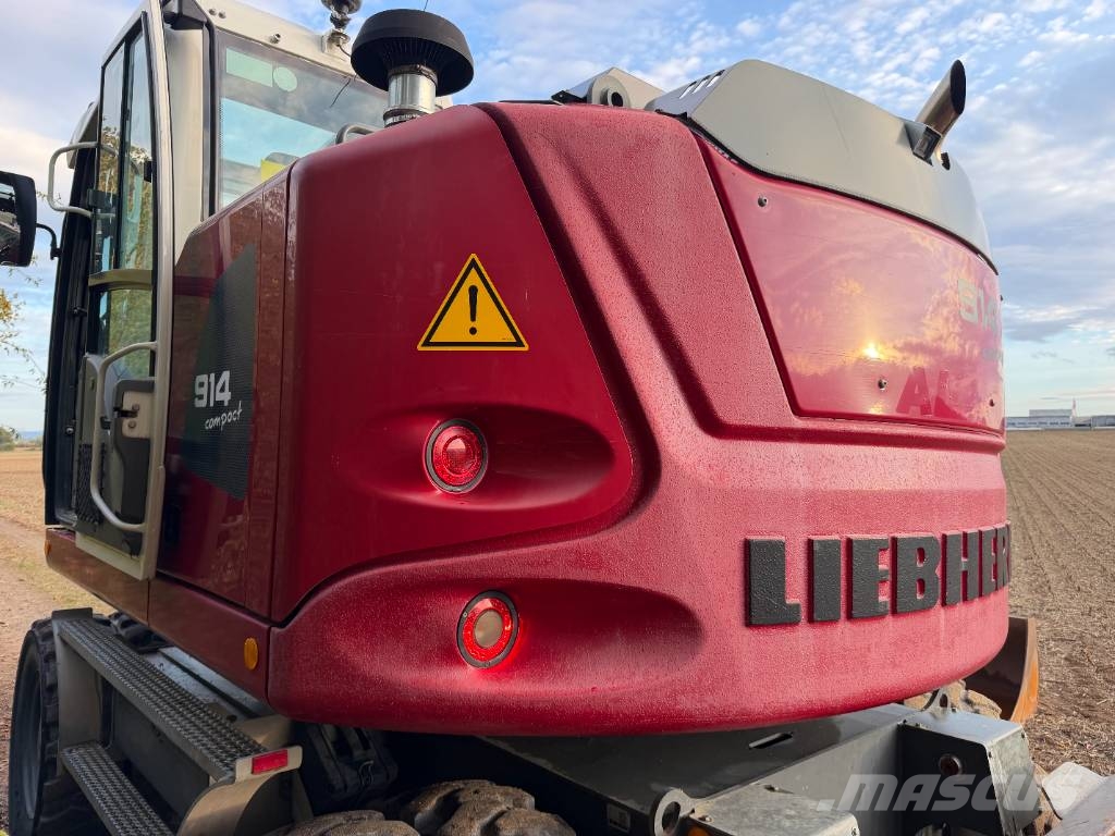 Liebherr 914 Compact Litronic 1er Main حفارات بعجل