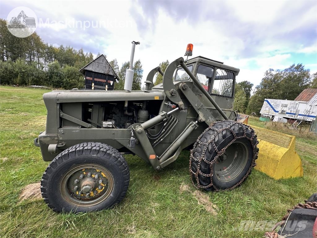Volvo BM 218 Pyöräpuskutraktori