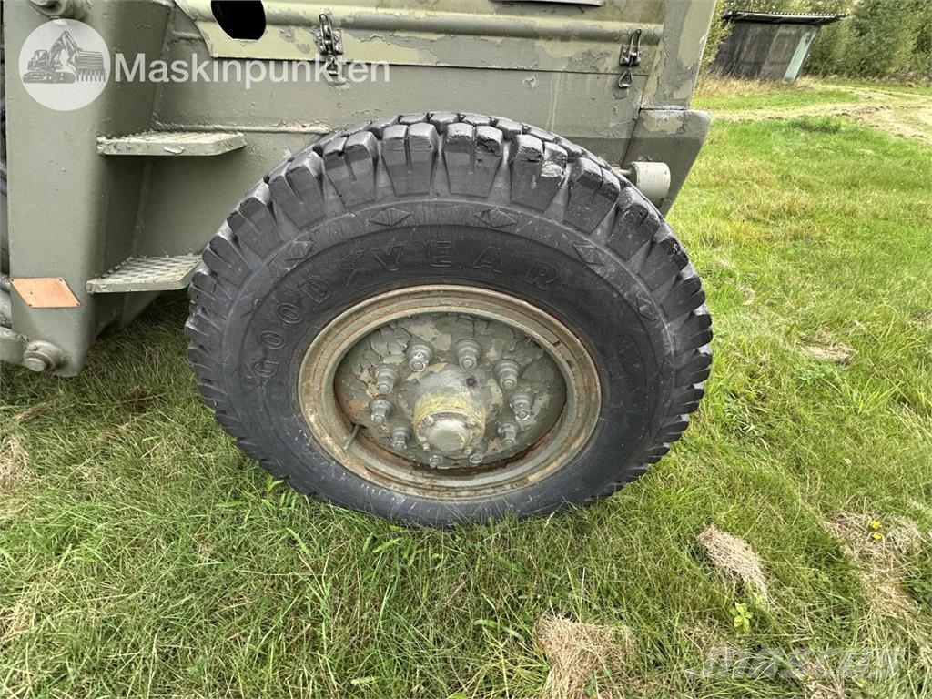 Volvo BM 218 Pyöräpuskutraktori
