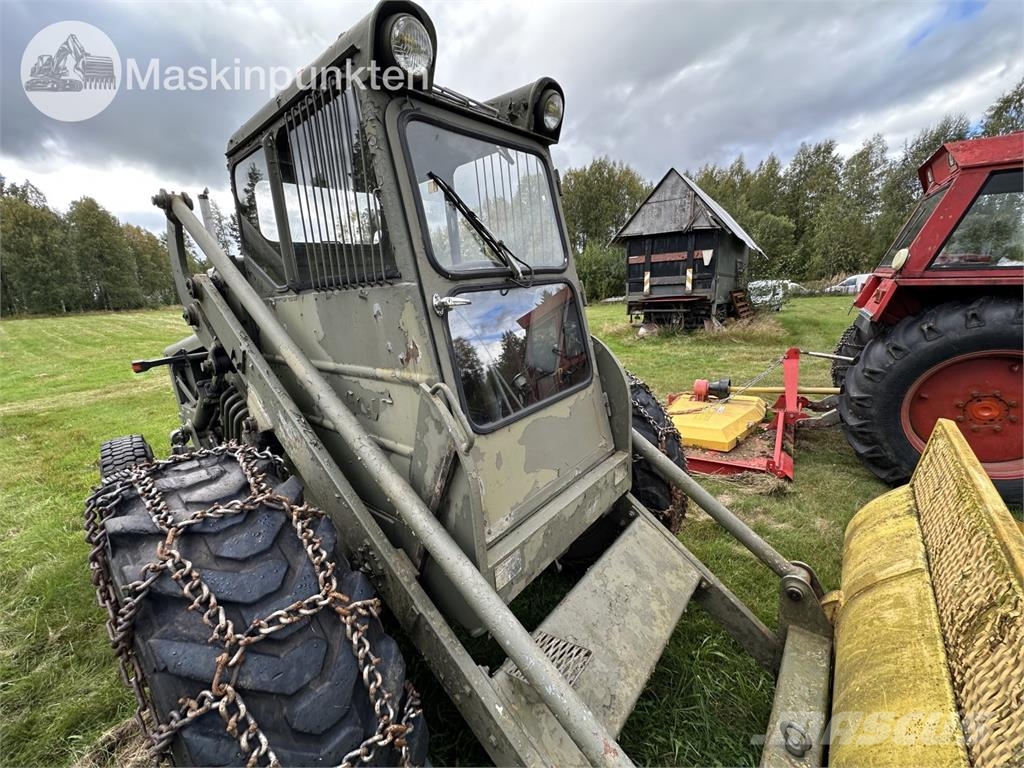 Volvo BM 218 Pyöräpuskutraktori