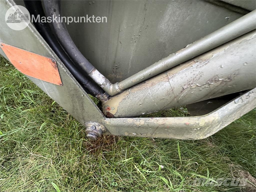 Volvo BM 218 Pyöräpuskutraktori