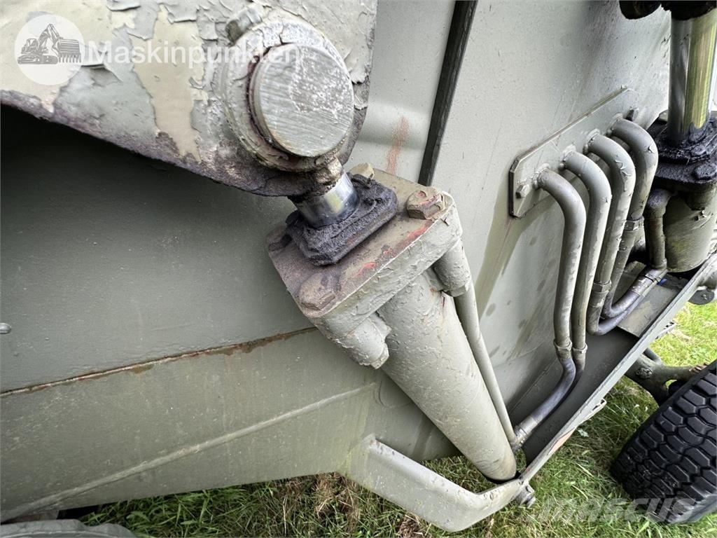 Volvo BM 218 Pyöräpuskutraktori