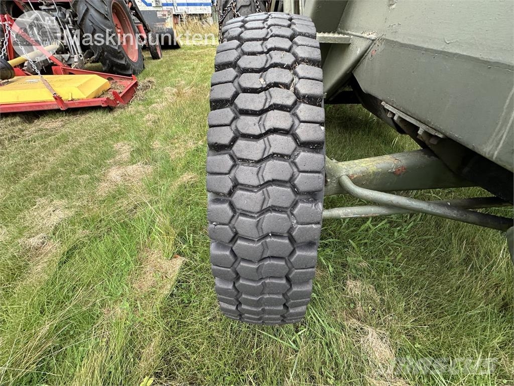 Volvo BM 218 Pyöräpuskutraktori