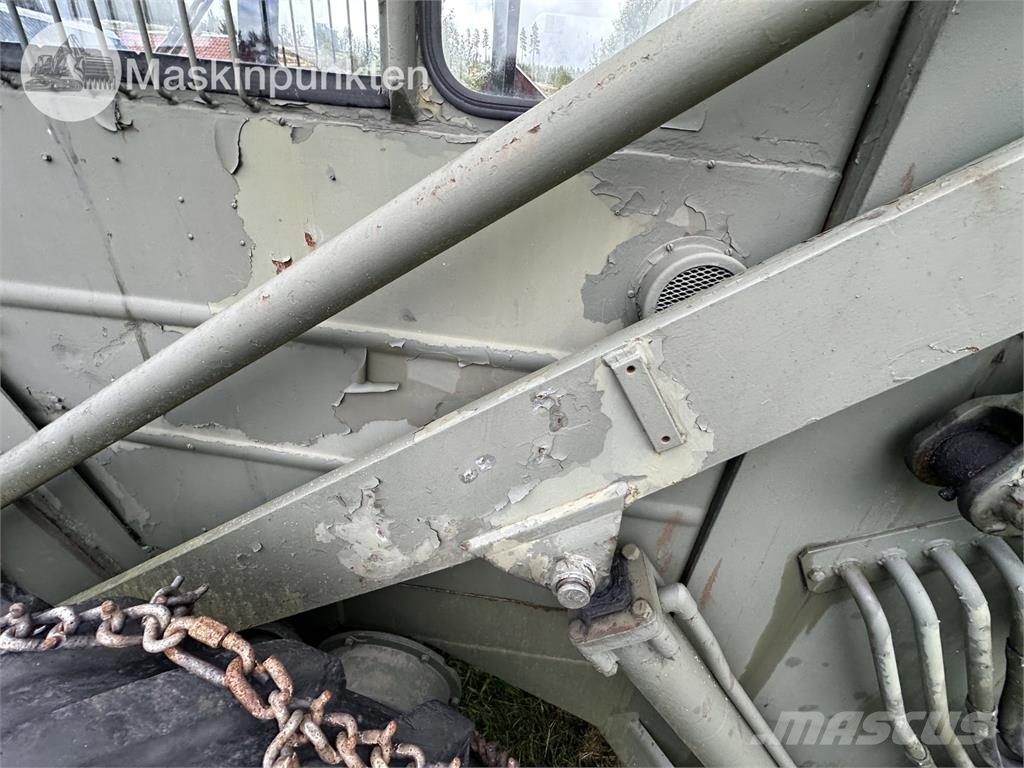 Volvo BM 218 Pyöräpuskutraktori