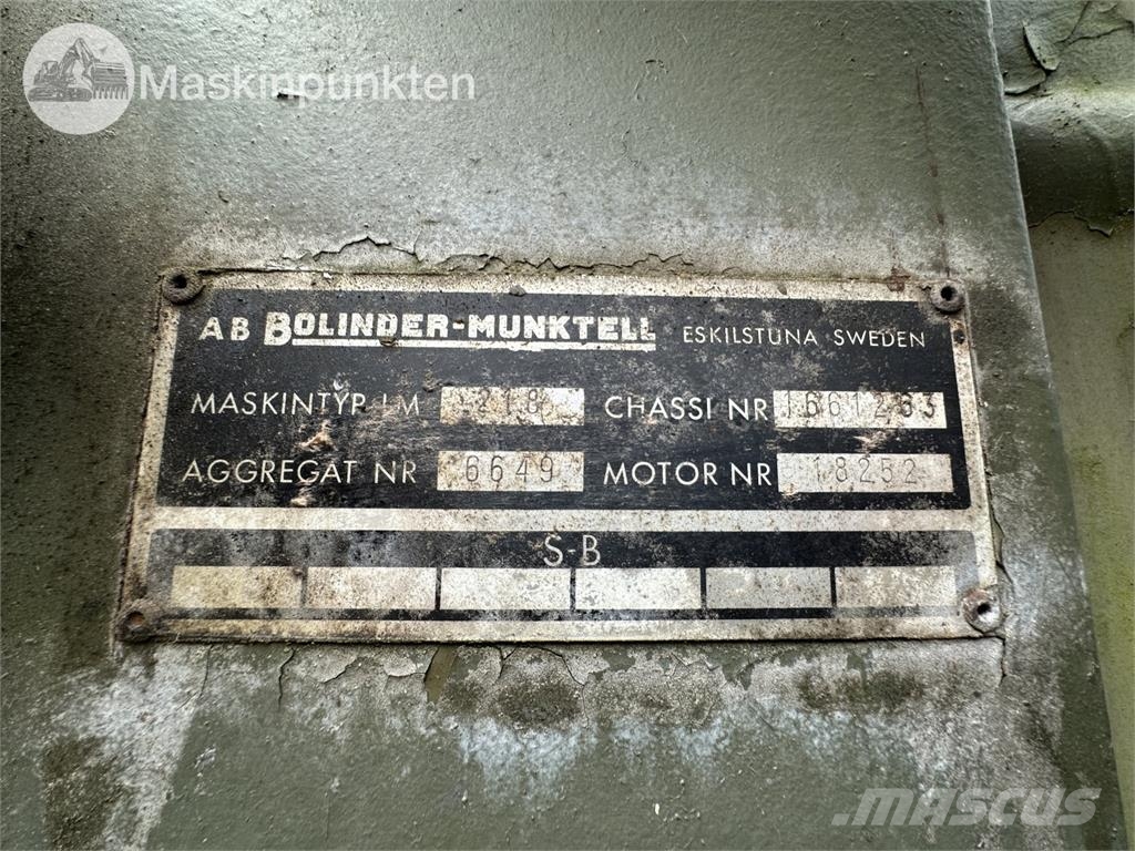 Volvo BM 218 Pyöräpuskutraktori