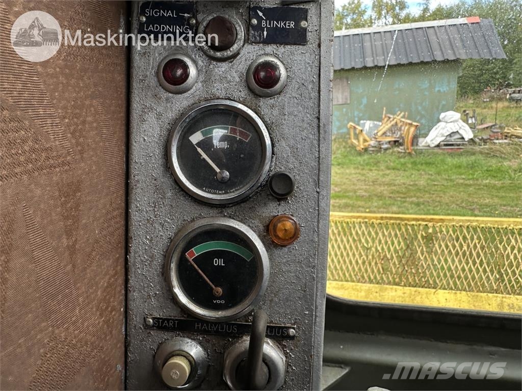 Volvo BM 218 Pyöräpuskutraktori