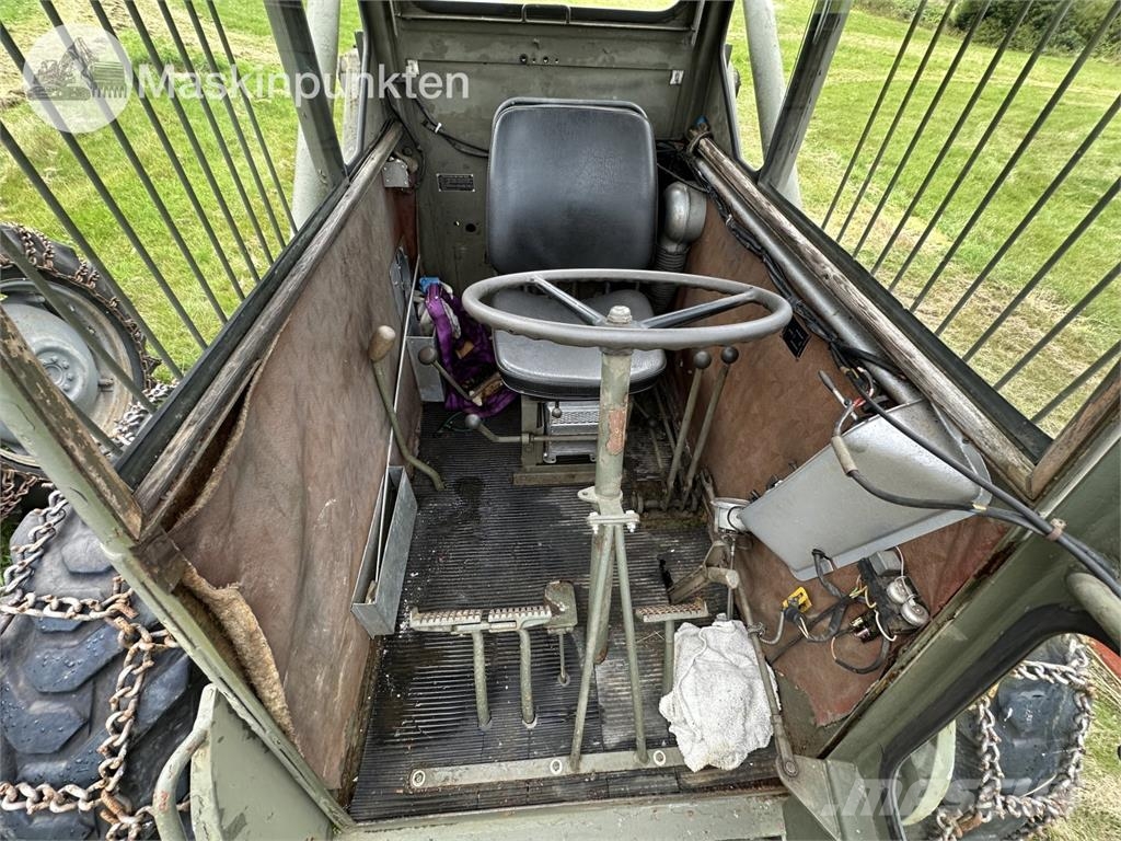 Volvo BM 218 Pyöräpuskutraktori