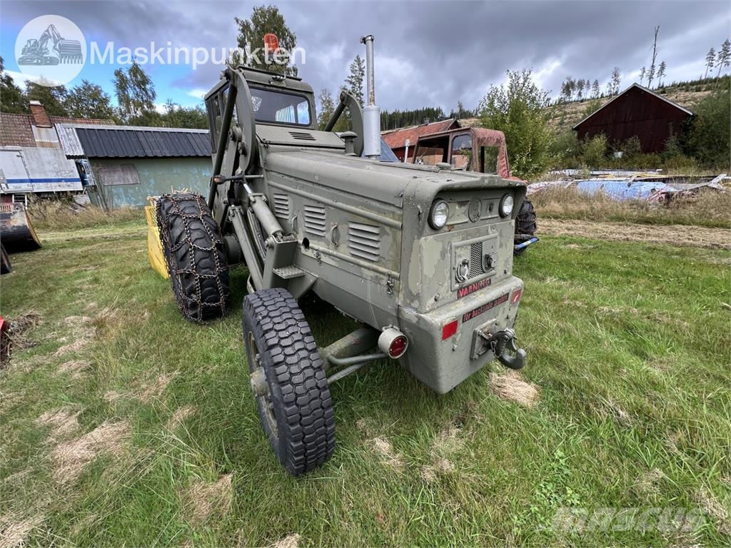 Volvo BM 218 Pyöräpuskutraktori