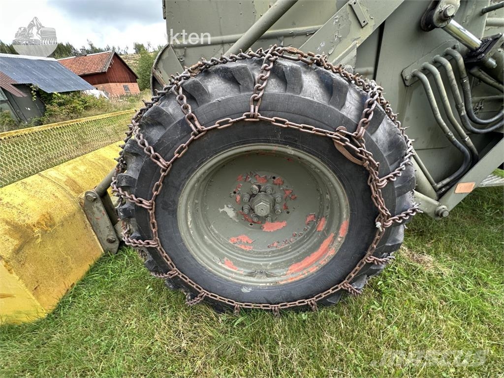 Volvo BM 218 Pyöräpuskutraktori