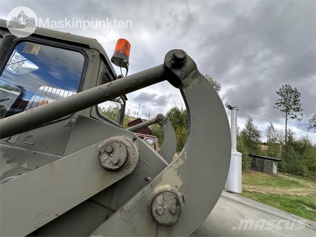 Volvo BM 218 Pyöräpuskutraktori