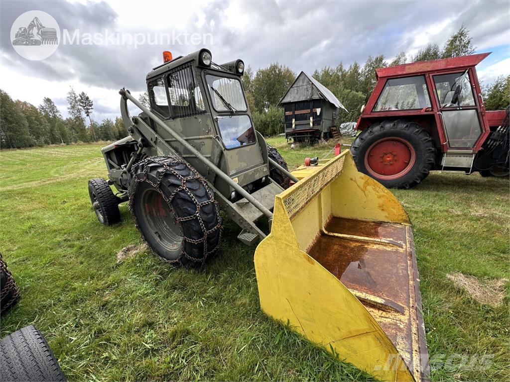 Volvo BM 218 Pyöräpuskutraktori