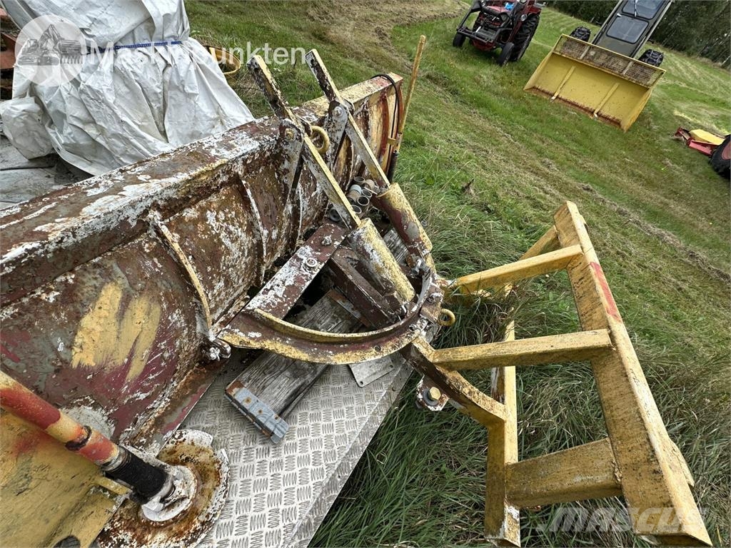Volvo BM 218 Pyöräpuskutraktori