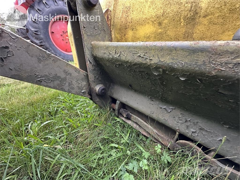 Volvo BM 218 Pyöräpuskutraktori