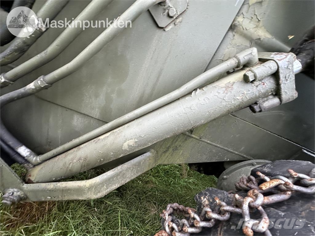 Volvo BM 218 Pyöräpuskutraktori