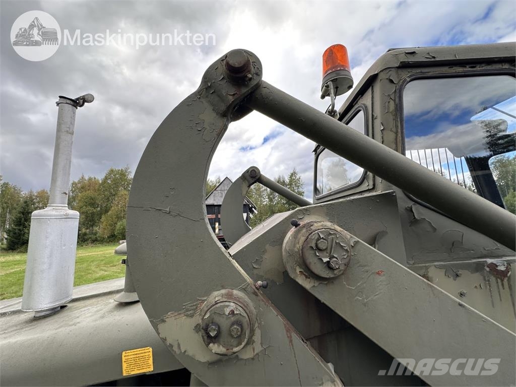 Volvo BM 218 Pyöräpuskutraktori