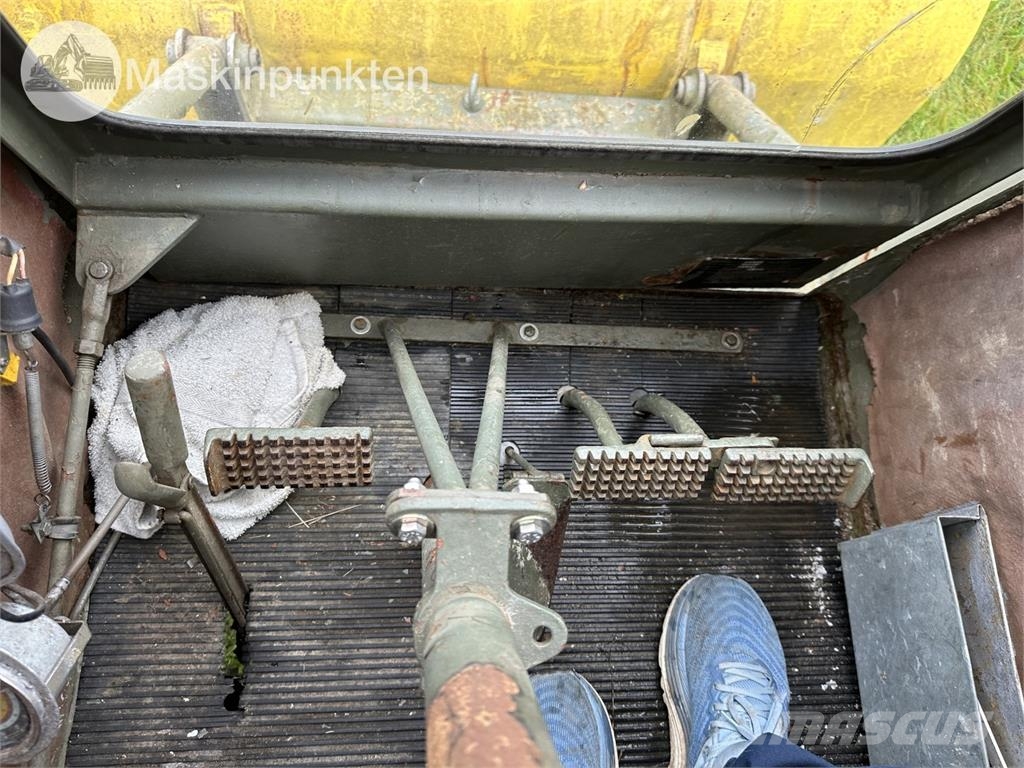 Volvo BM 218 Pyöräpuskutraktori