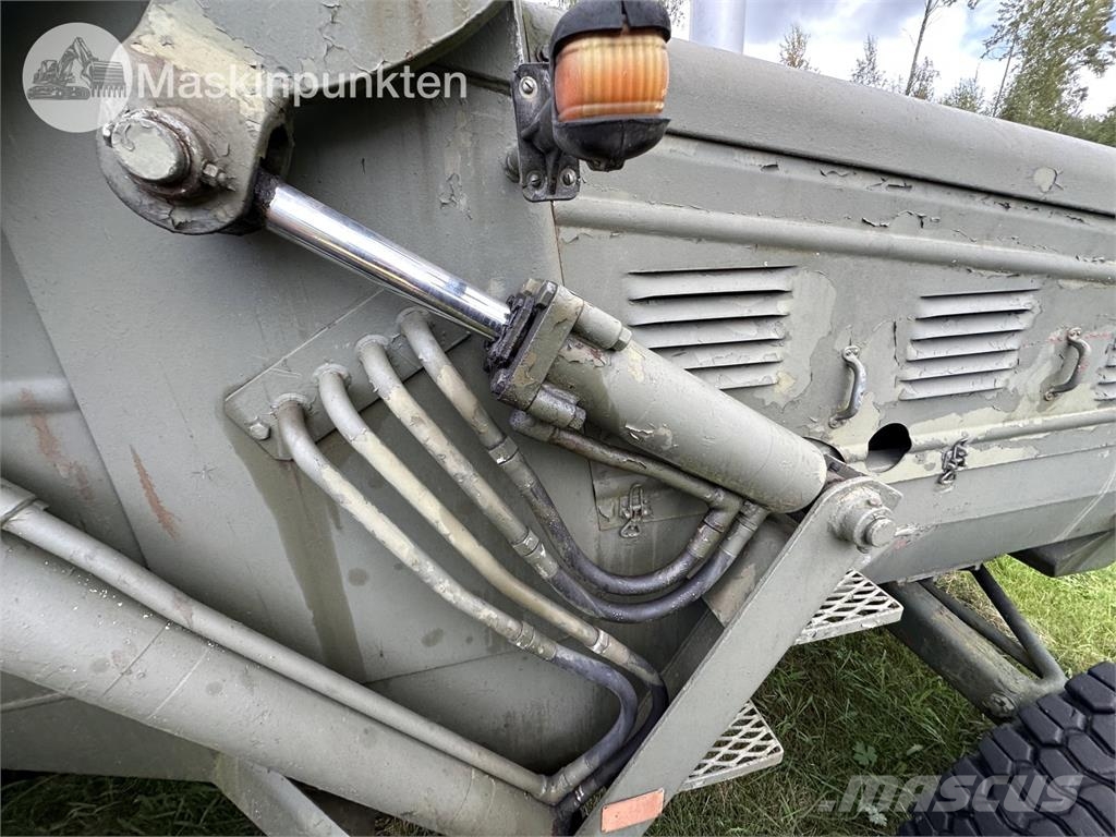 Volvo BM 218 Pyöräpuskutraktori