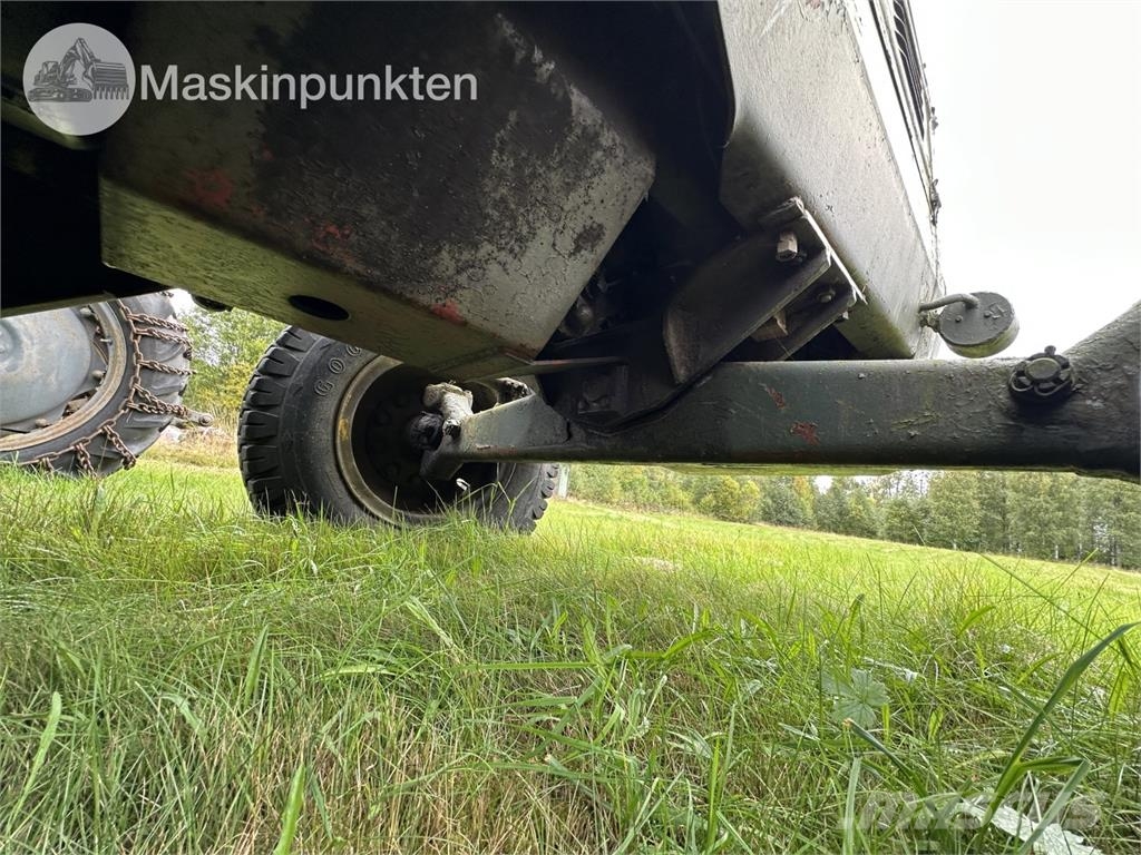 Volvo BM 218 Pyöräpuskutraktori
