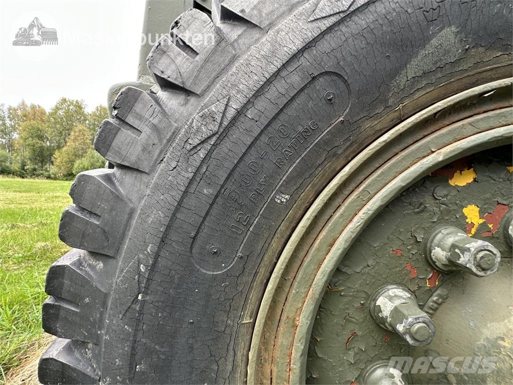 Volvo BM 218 Pyöräpuskutraktori