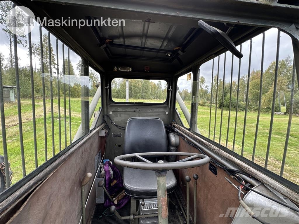 Volvo BM 218 Pyöräpuskutraktori