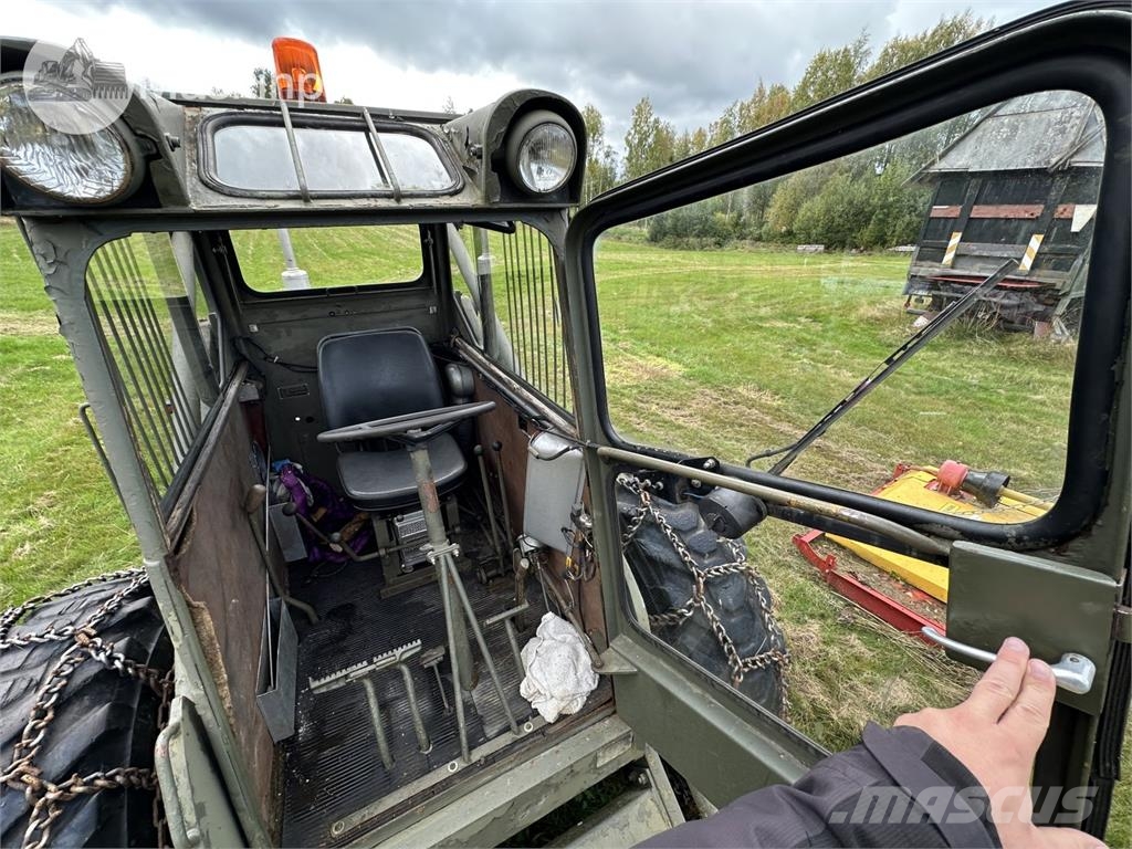 Volvo BM 218 Pyöräpuskutraktori