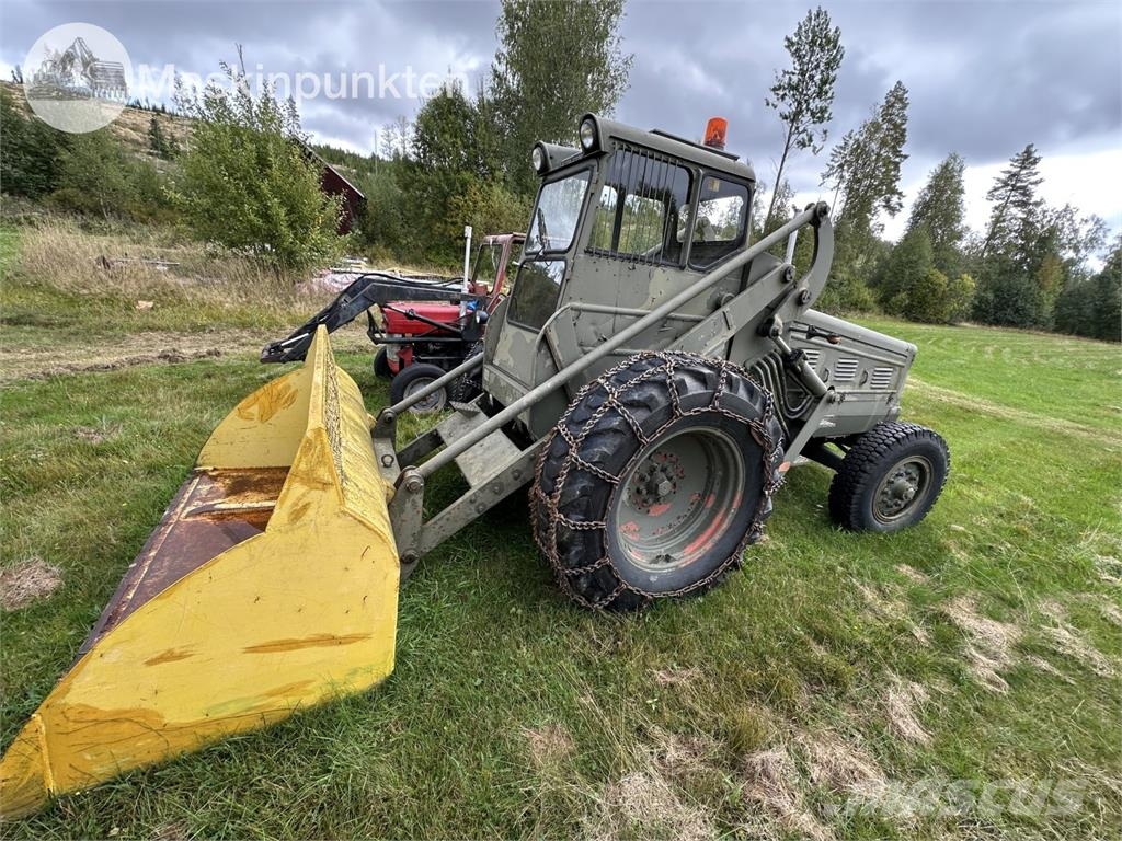 Volvo BM 218 Pyöräpuskutraktori