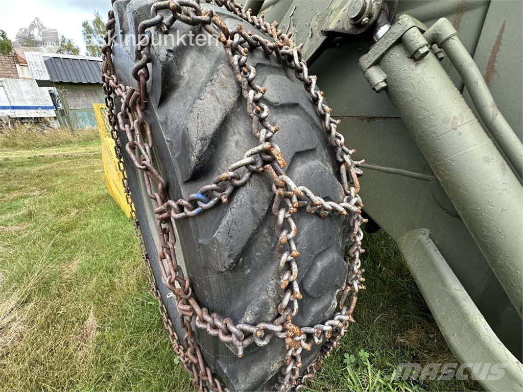 Volvo BM 218 Pyöräpuskutraktori