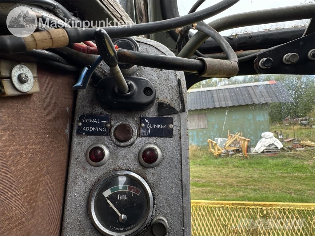 Volvo BM 218 Pyöräpuskutraktori