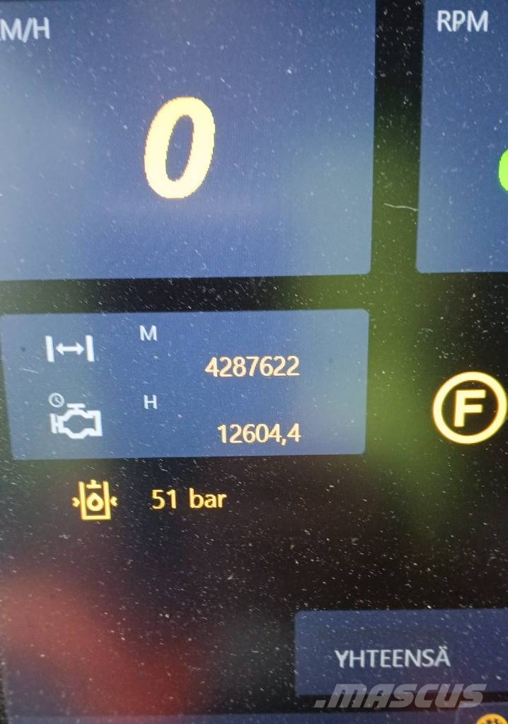 Komatsu 931 XC حصادات