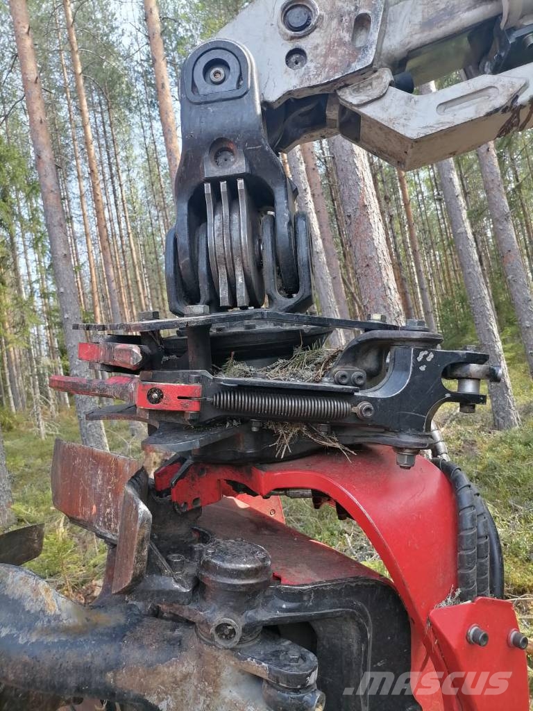 Komatsu 931 XC حصادات