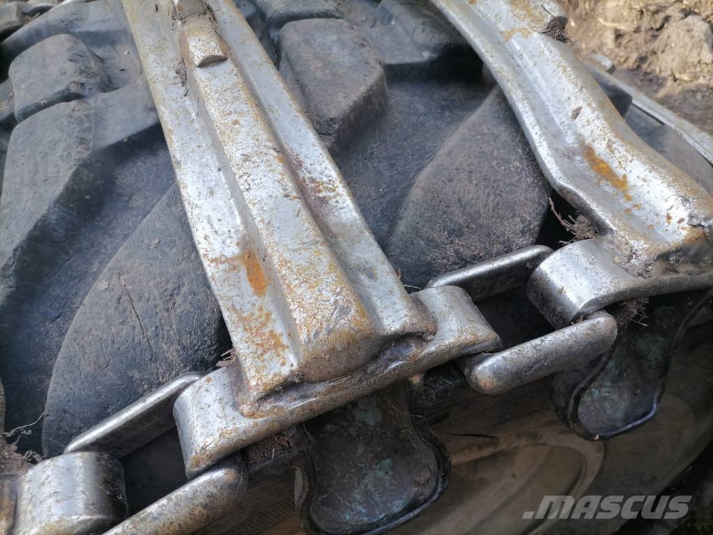 Komatsu 931 XC حصادات