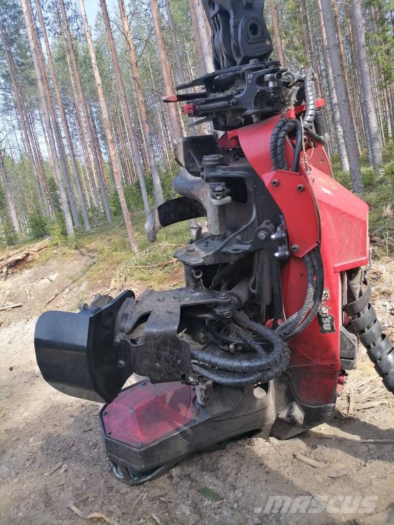 Komatsu 931 XC حصادات