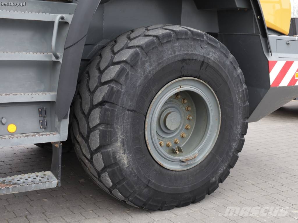 Liebherr L 556 Фронтальные погрузчики