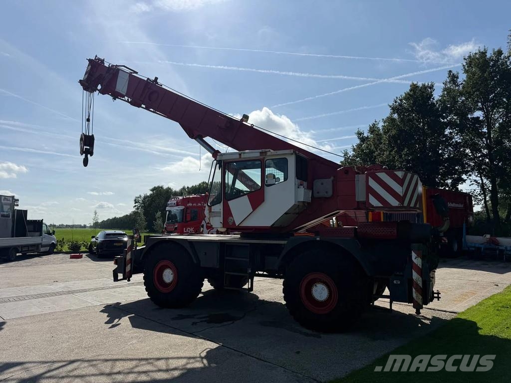 Grove RT 630 C rough Ruw terrain crane 30 ton 4x4 Hijskr Terepdaruk