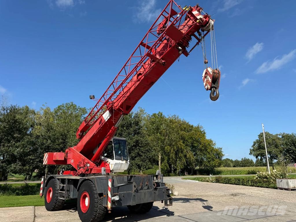 Grove RT 630 C rough Ruw terrain crane 30 ton 4x4 Hijskr Terepdaruk