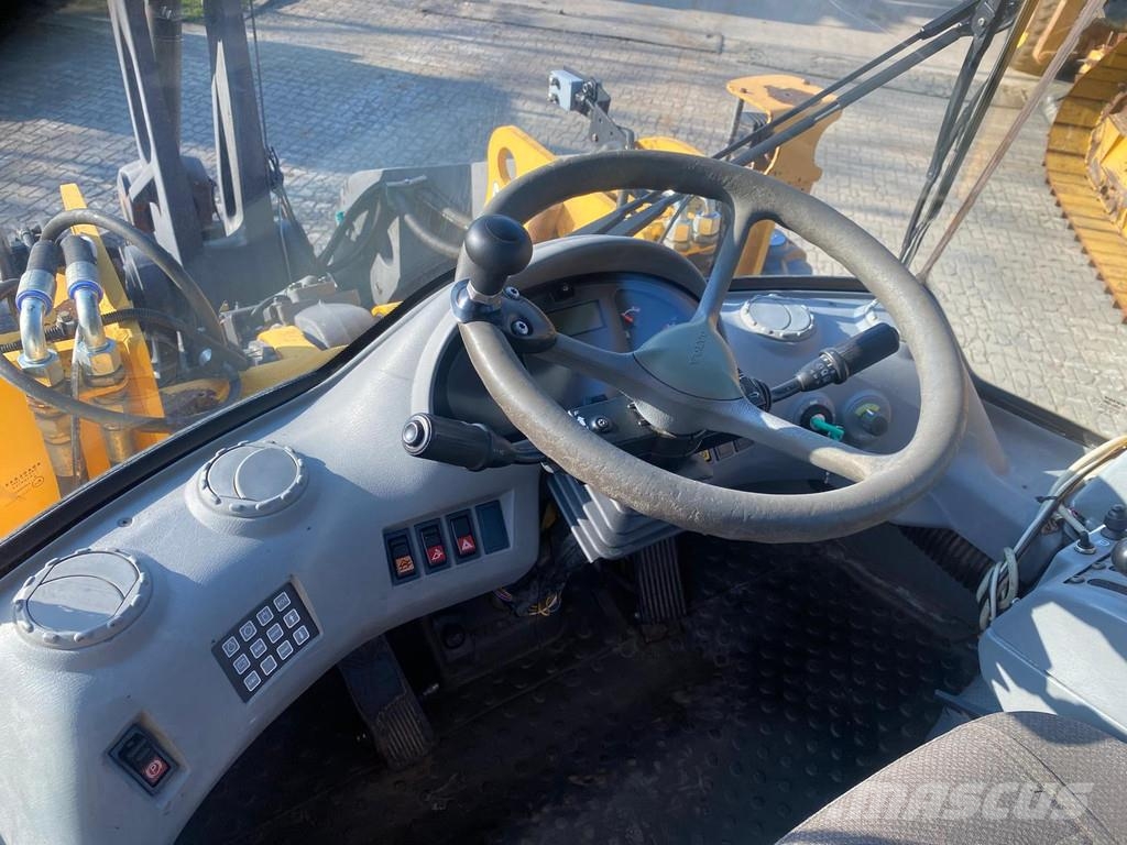 Volvo L110 E . 輪胎式裝載機