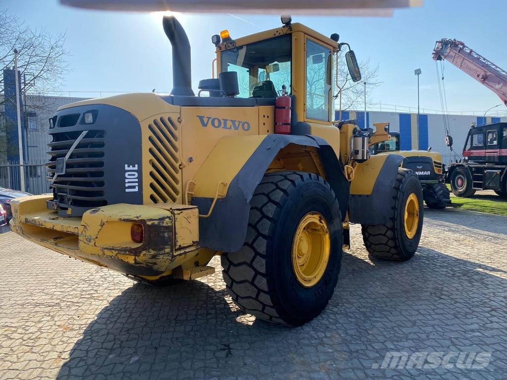 Volvo L110 E . 輪胎式裝載機