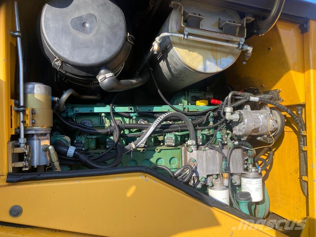 Volvo L110 E . 輪胎式裝載機