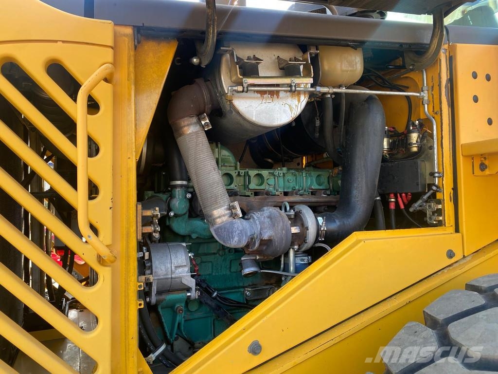 Volvo L110 E . 輪胎式裝載機