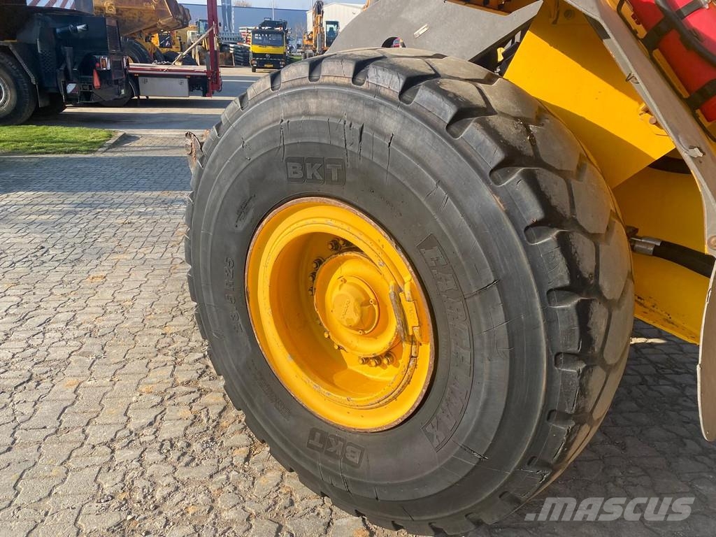 Volvo L110 E . 輪胎式裝載機