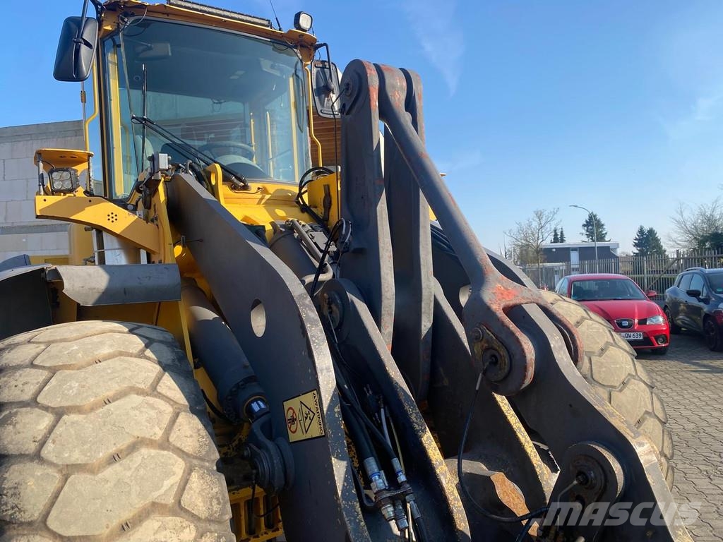 Volvo L110 E . 輪胎式裝載機
