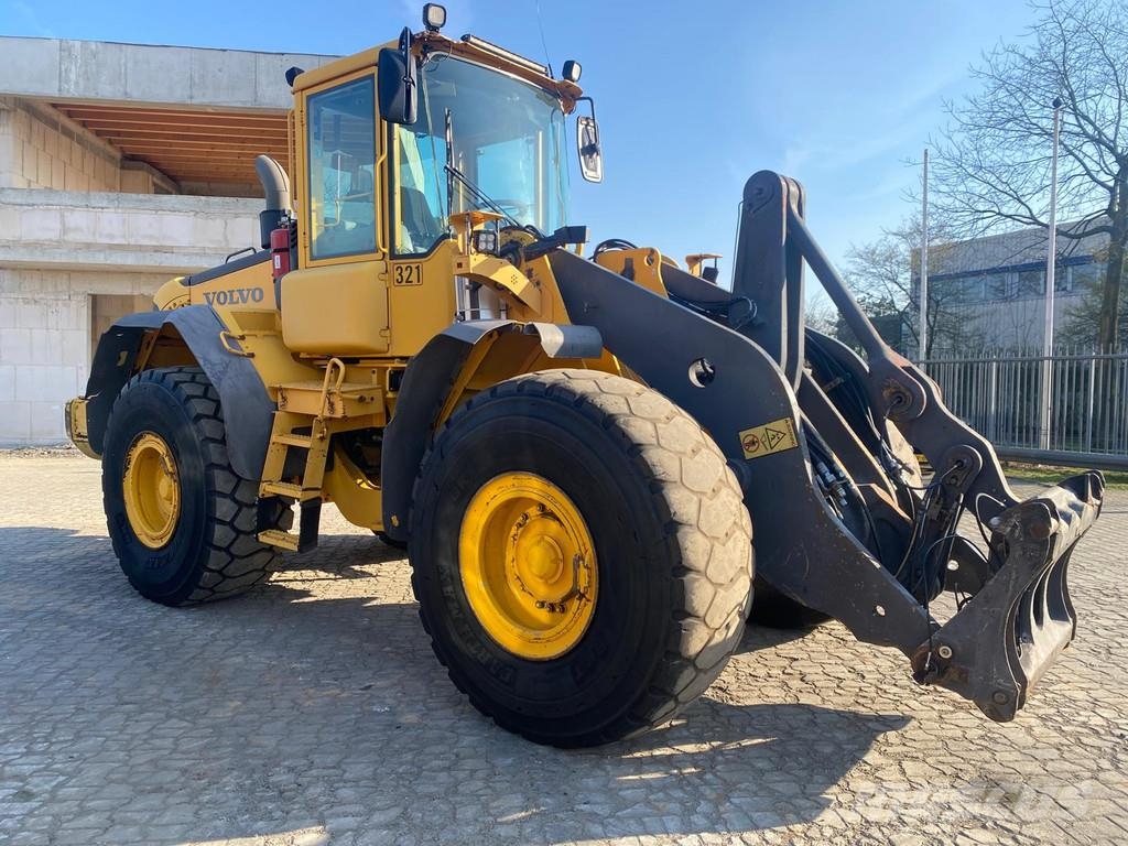 Volvo L110 E . 輪胎式裝載機