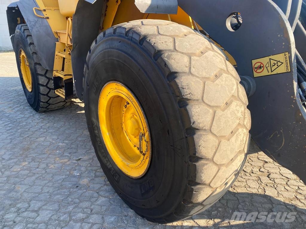 Volvo L110 E . 輪胎式裝載機