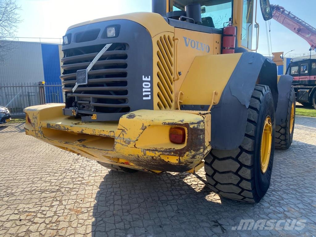 Volvo L110 E . 輪胎式裝載機