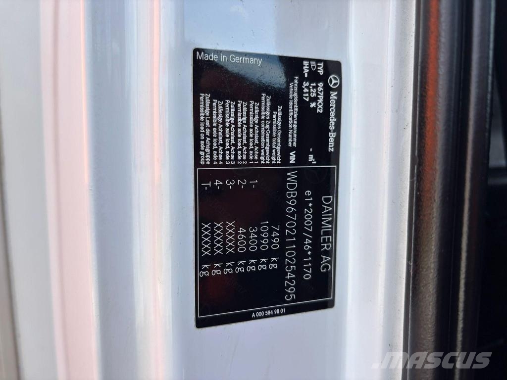Mercedes-Benz 818 4x2 THERMOKING V600 MAX Isotermos y frigoríficos