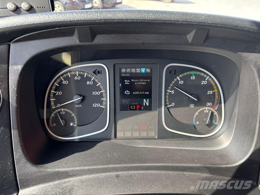 Mercedes-Benz 818 4x2 THERMOKING V600 MAX Isotermos y frigoríficos