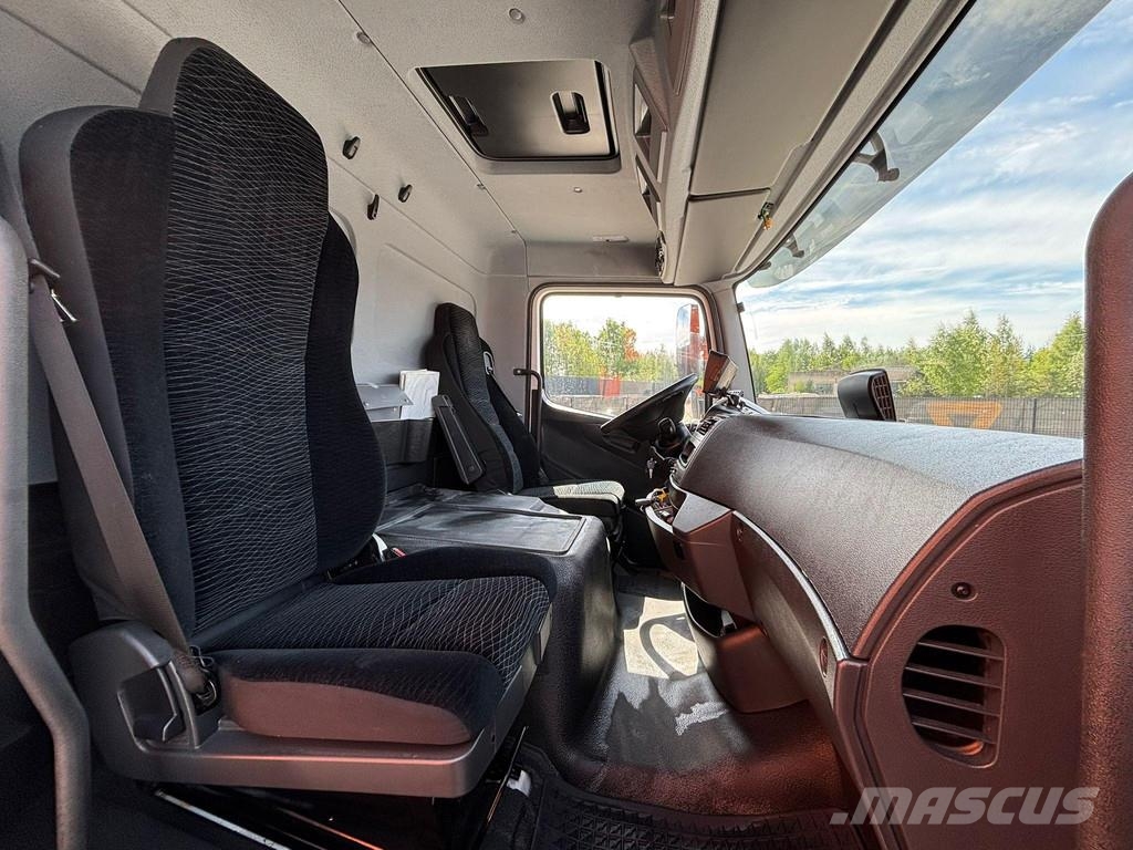 Mercedes-Benz 818 4x2 THERMOKING V600 MAX Isotermos y frigoríficos
